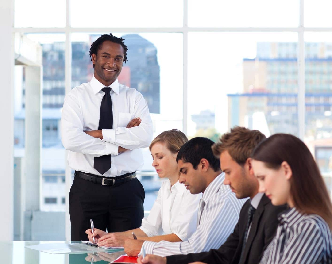 Adopter une posture de leader pour motiver les équipes.